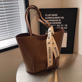Ndyad capacity commuter bucket bag HZ1024
