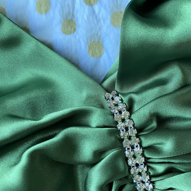 Ndyad Forest Green Backless Ball Gown - Glam Sparkling Beads & Satin for Prom,?? Galas& Parties** HZ1024