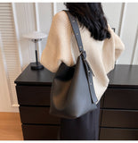 Ndyad capacity commuter shoulder bag HZ1024