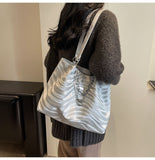 Ndyad large-capacity commuter tote bag HZ1024